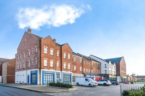 Flat - Staldon Court, Swindon, Wiltshire, SN1