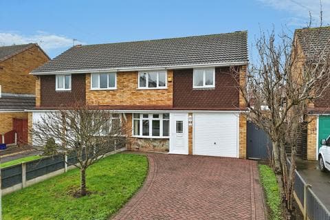 Semi-detached house - Robin Grove, Wolverhampton WV11