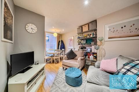 Flat - THE CHANDLERS, THE CALLS, LEEDS, LS2
