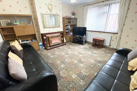 End of terrace house - Holly Road, Thornton Lodge, Huddersfield
