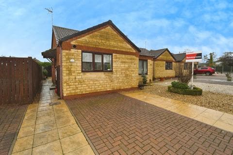 Bungalow - Meadowlake Close, Lincoln, Lincolnshire, LN6