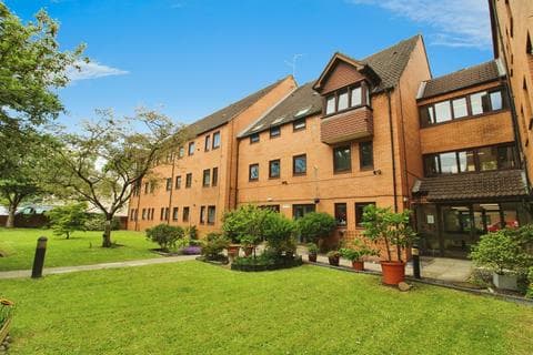 Apartment - Wordsworth Avenue, Cardiff