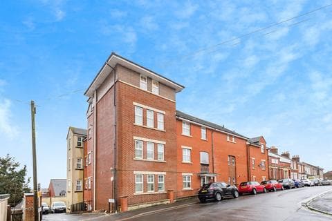 Flat - Redcross Place, Swindon
