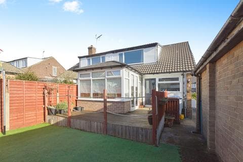 Semi-detached house - Meadow Park Drive, Stanningley, Pudsey