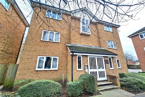 Ground floor flat - Flamborough Close, Woodston, Peterborough