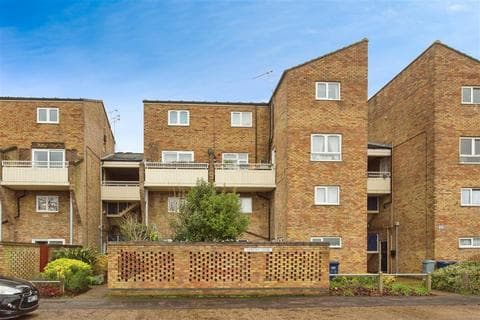 Ground floor flat - Woburn Close, Cambridge