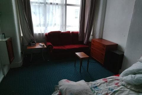 Apartment - 2 Lonsdale Road, Blackpool