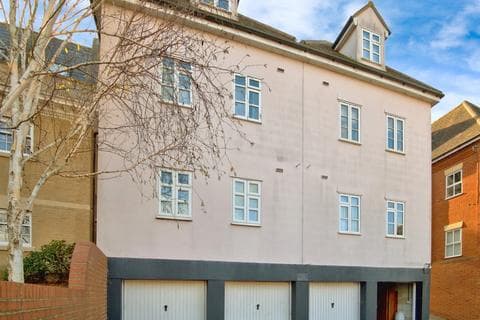 Ground floor flat - Nunns Road, Colchester