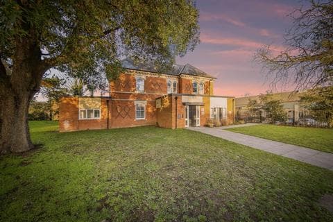 Apartment - Old Rectory Drive, COLCHESTER