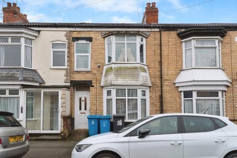 End of terrace house - Derwent Street, Hull