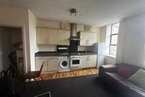 Flat - Water Street, Huddersfield