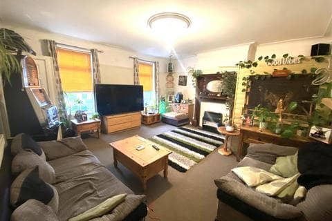 Flat - Holderness Road, Hull