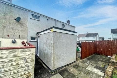 End of terrace house - Maes-y-Felin, Bridgend CF31