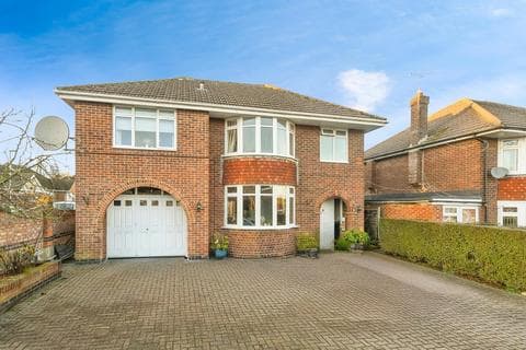 Detached house - Windsor Road, Swindon