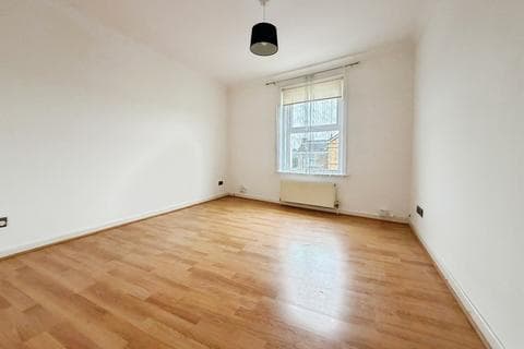 Flat - Portman Road, Bournemouth