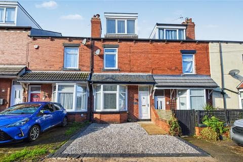 Terraced house - Haigh View, Rothwell, Leeds, West Yorkshire