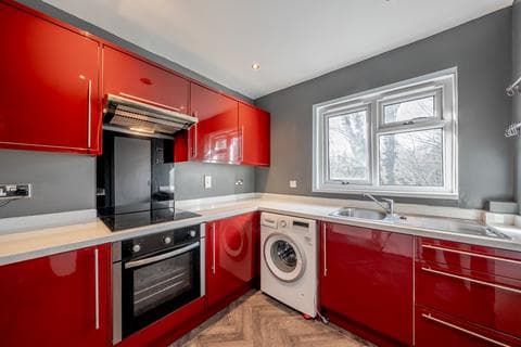 Flat - Lincombe Drive, Leeds LS8
