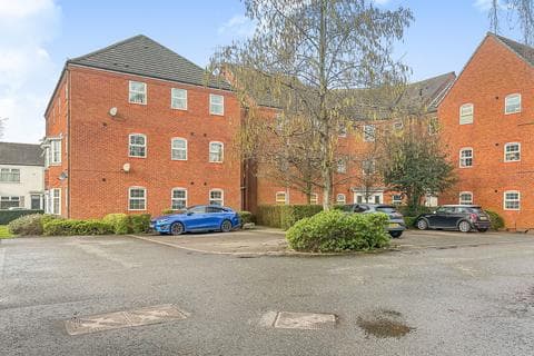 Ground floor flat - Fenton Hall Close, Stoke-on-Trent ST4