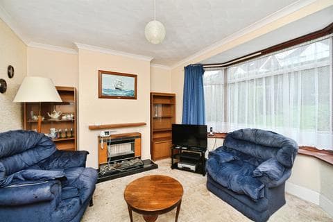 Semi-detached house - Widdicombe Way, Brighton