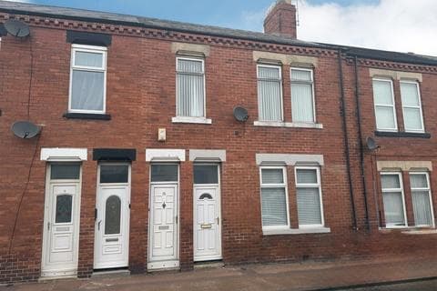 Flat - Sandringham Terrace, Roker