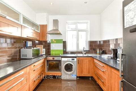 Apartment - Derby Road, Portsmouth, Hampshire
