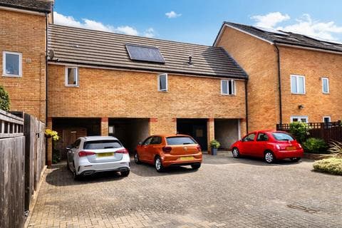 Coach house - Newport Road, Milton Keynes MK10