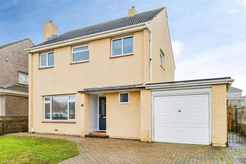 Detached house - Waunscil Avenue, Bridgend