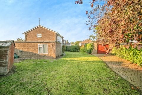 Semi-detached house - Worcester Road, Colchester