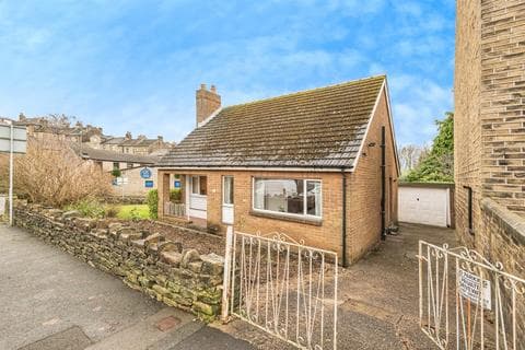 Detached bungalow - Birch Road, HUDDERSFIELD