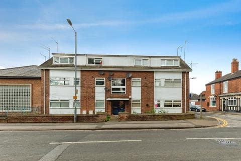 Ground floor flat - Queens Road, Hull