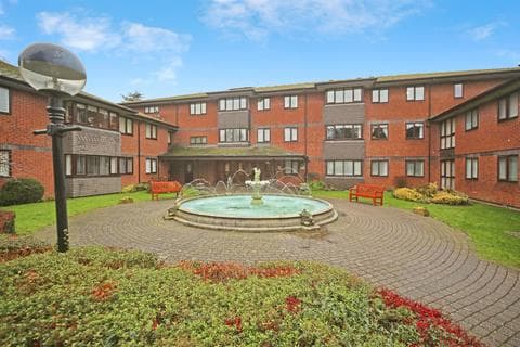 Flat - Maplebeck Court, Solihull