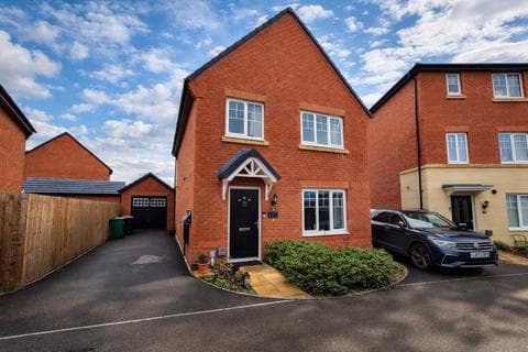 Detached house - Roman Crescent, Kings Moat, Chester