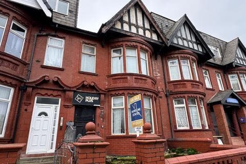 Serviced apartment - Holmfield Road, Blackpool FY2