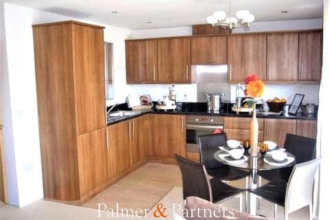 Apartment - Hawkins Road, Colchester, Essex, CO2