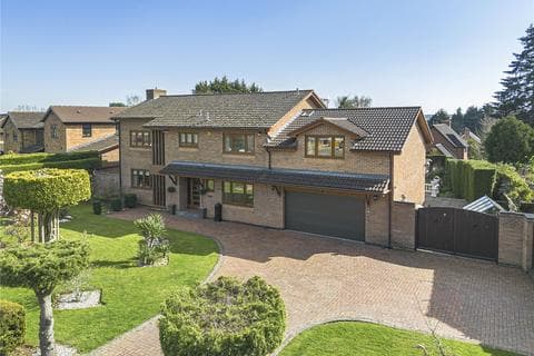 Detached house - Mountclair Court, Weston Favell, Northampton, NN3