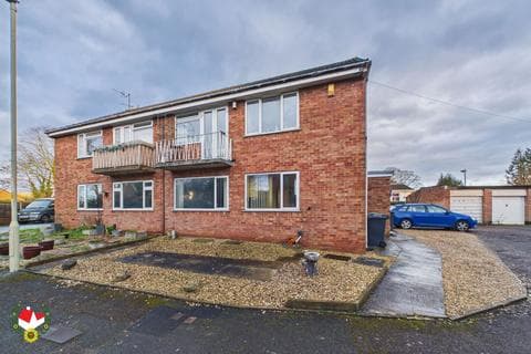 Maisonette - Wotton Court, Barnwood Road, Barnwood, Gloucester, GL4