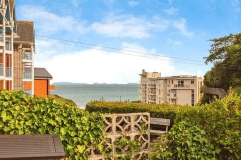 Flat - Rotherslade Road, Swansea SA3