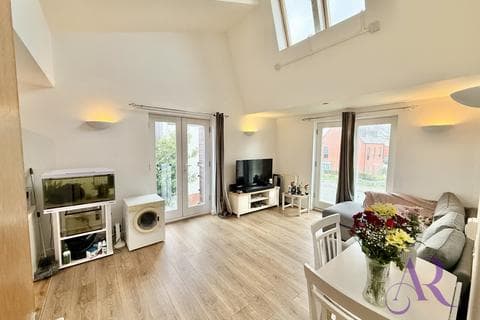 Flat - Addenbrookes Road, Newport Pagnell
