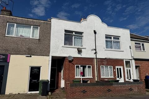 Ground floor flat - New Road, Portsmouth