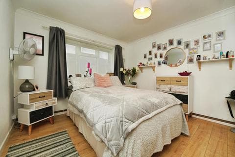 Flat - New Barn Avenue, CHELTENHAM, Gloucestershire, GL52