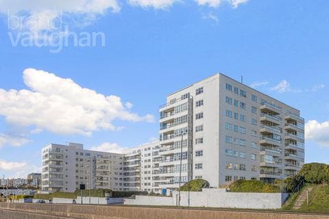 Flat - Marine Gate, Marine Drive, Brighton, East Sussex, BN2