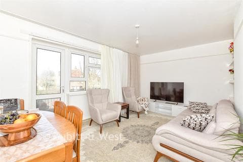 Apartment - Eastern Road, Portsmouth, Hampshire