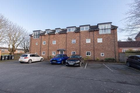 Flat - Monyhull Hall Road, Birmingham B30