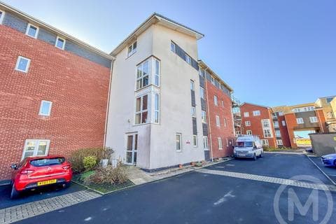 Apartment - Holroyd Court, Queens Promenade, Bispham