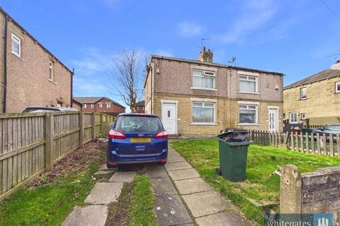 Semi-detached house - Fenby Avenue, Bradford, West Yorkshire, BD4