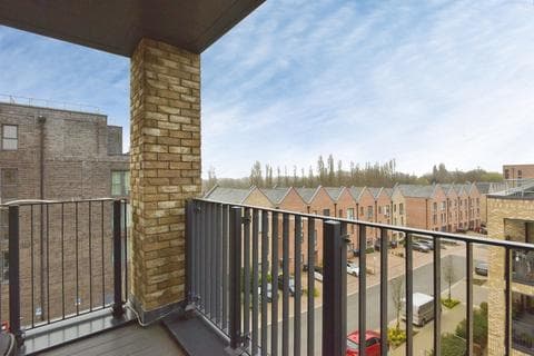Apartment - Canal Street, Campbell Park, Milton Keynes