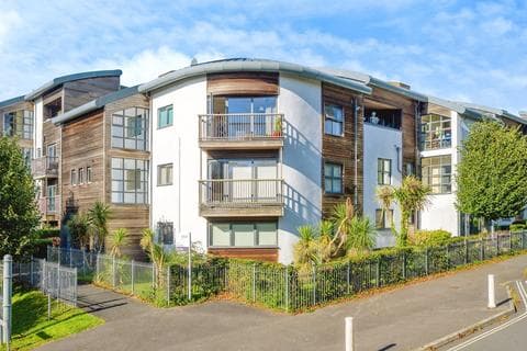 Flat - Endeavour Court, Plymouth, Devon, PL1