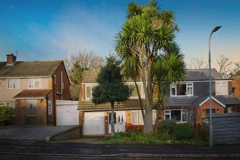 Semi-detached house - Grafton Close, Penylan, Cardiff, CF23