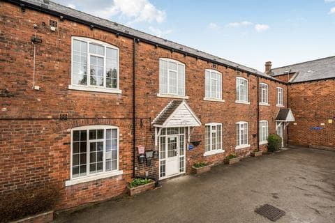 Flat - Tower Mews, Tower Lane, Leeds, West Yorkshire, LS12