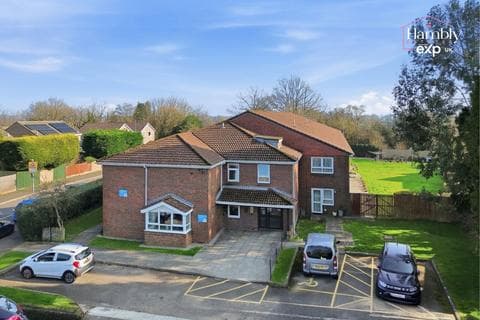 Flat - Danescourt Way, Cardiff CF5